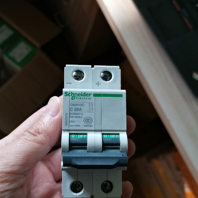 C65H-DC 2P C25A 正宗施耐德直流空开C25A全(请询价)