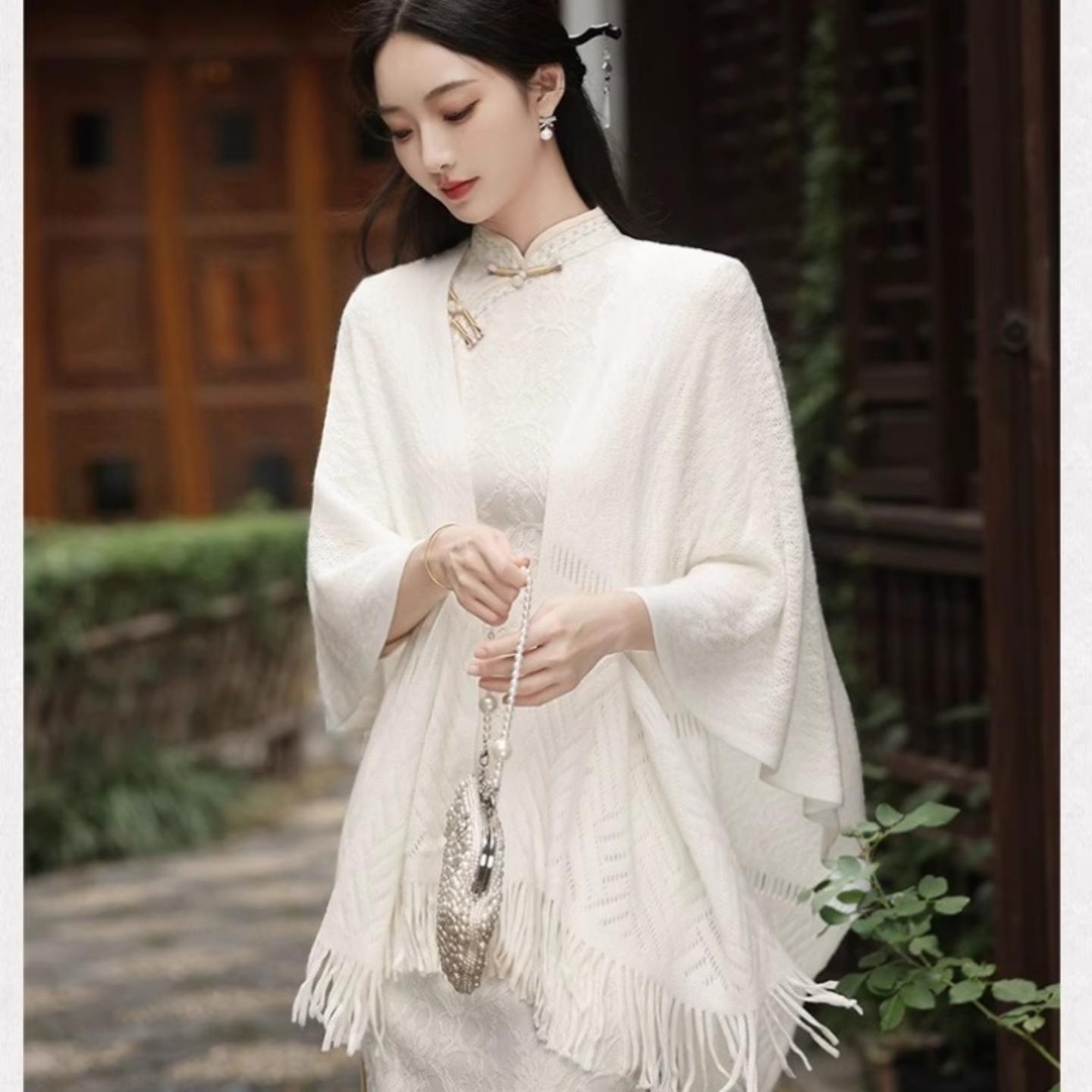 旗袍外搭披肩女春秋季针织三角巾带扣流苏斗篷空调房保暖披风女士