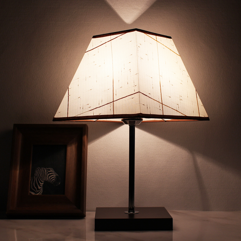 美式简约时尚 床头书桌卧室 温馨浪漫轻奢 实木布艺可调光台灯