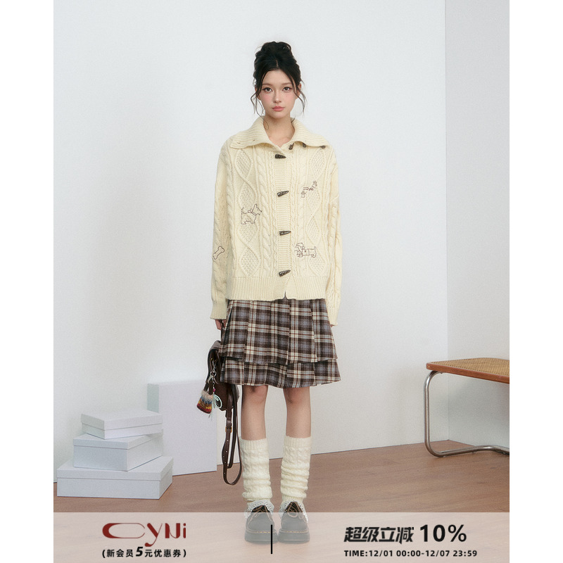 CyNi 慵懒宽松米色落肩长袖针织衫趣味刺绣翻领设计毛衣开衫外套