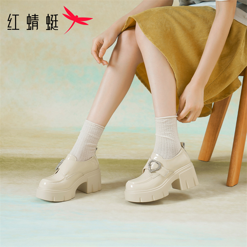 红蜻蜓高跟鞋新款春季乐福鞋漆皮