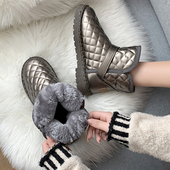 东北户外保暖雪地靴女冬中筒皮靴子女一脚蹬防滑短靴加绒加厚棉鞋