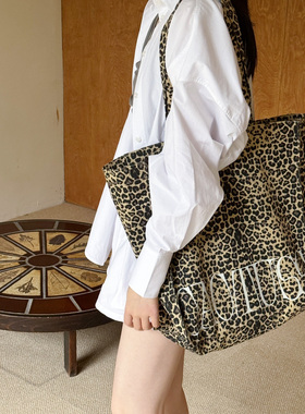 CAC大号豹纹单肩帆布包