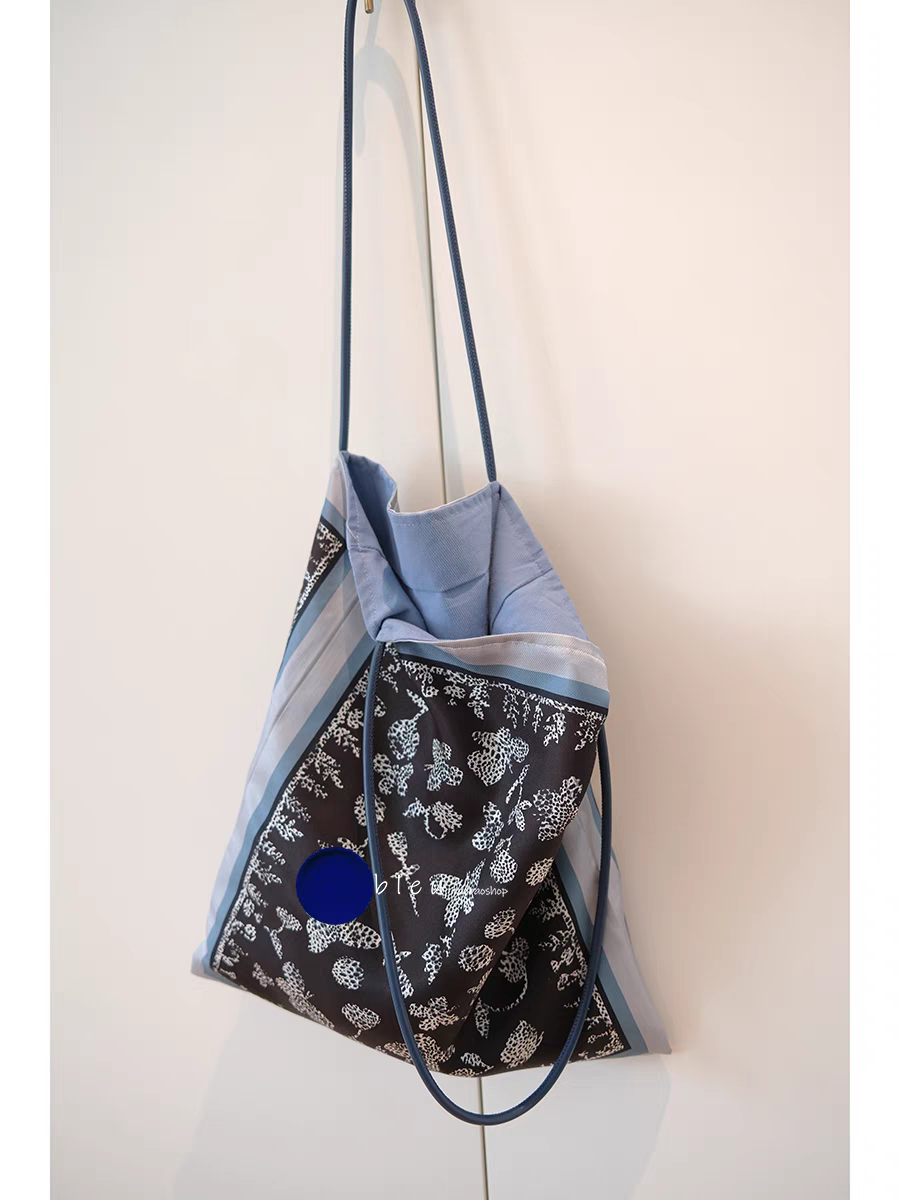 在城市里度假 给日常里增加度假风丝质环保布包tote