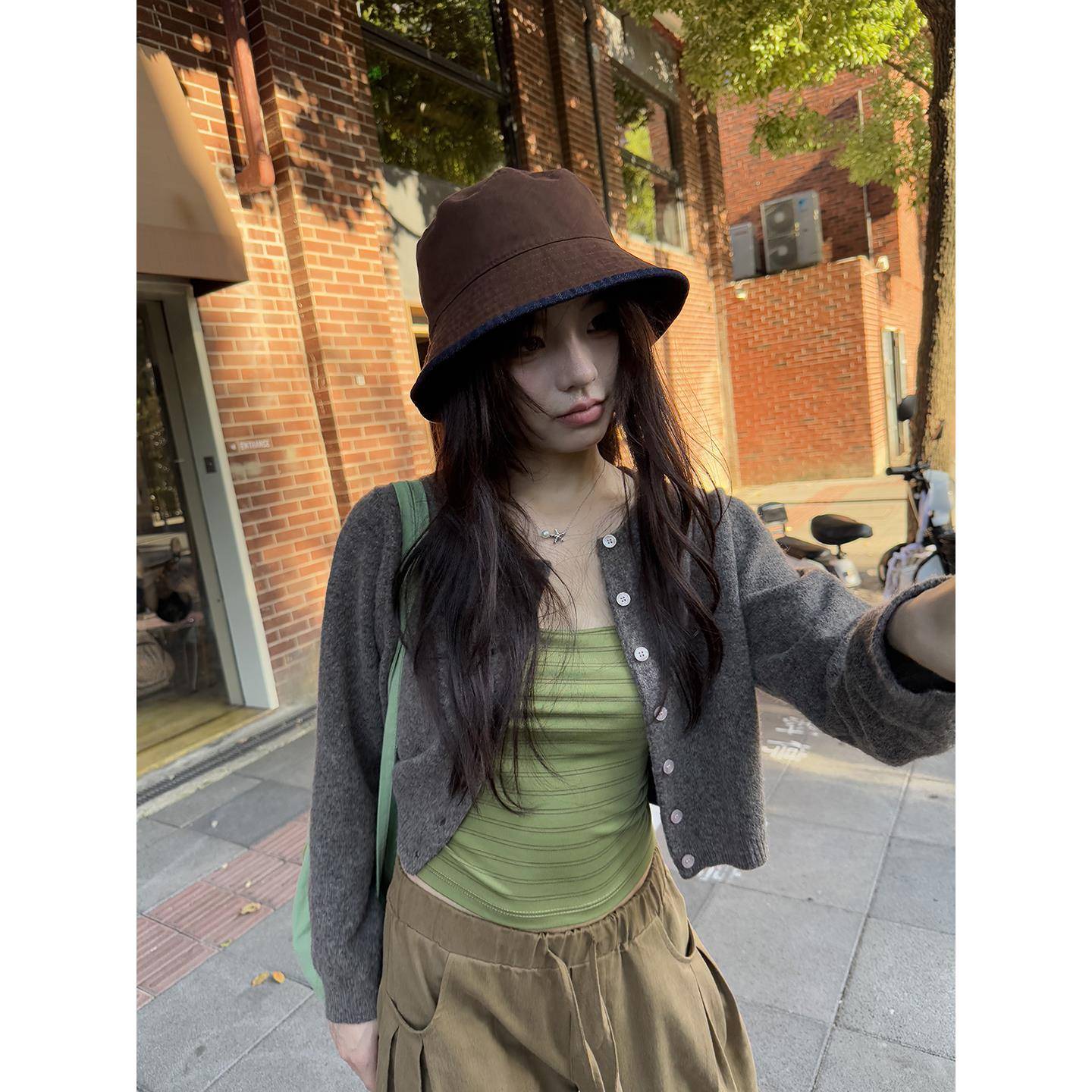 荒荒家短版韩系毛衣开衫2025秋季新款软糯舒适叠穿修身针织外套女