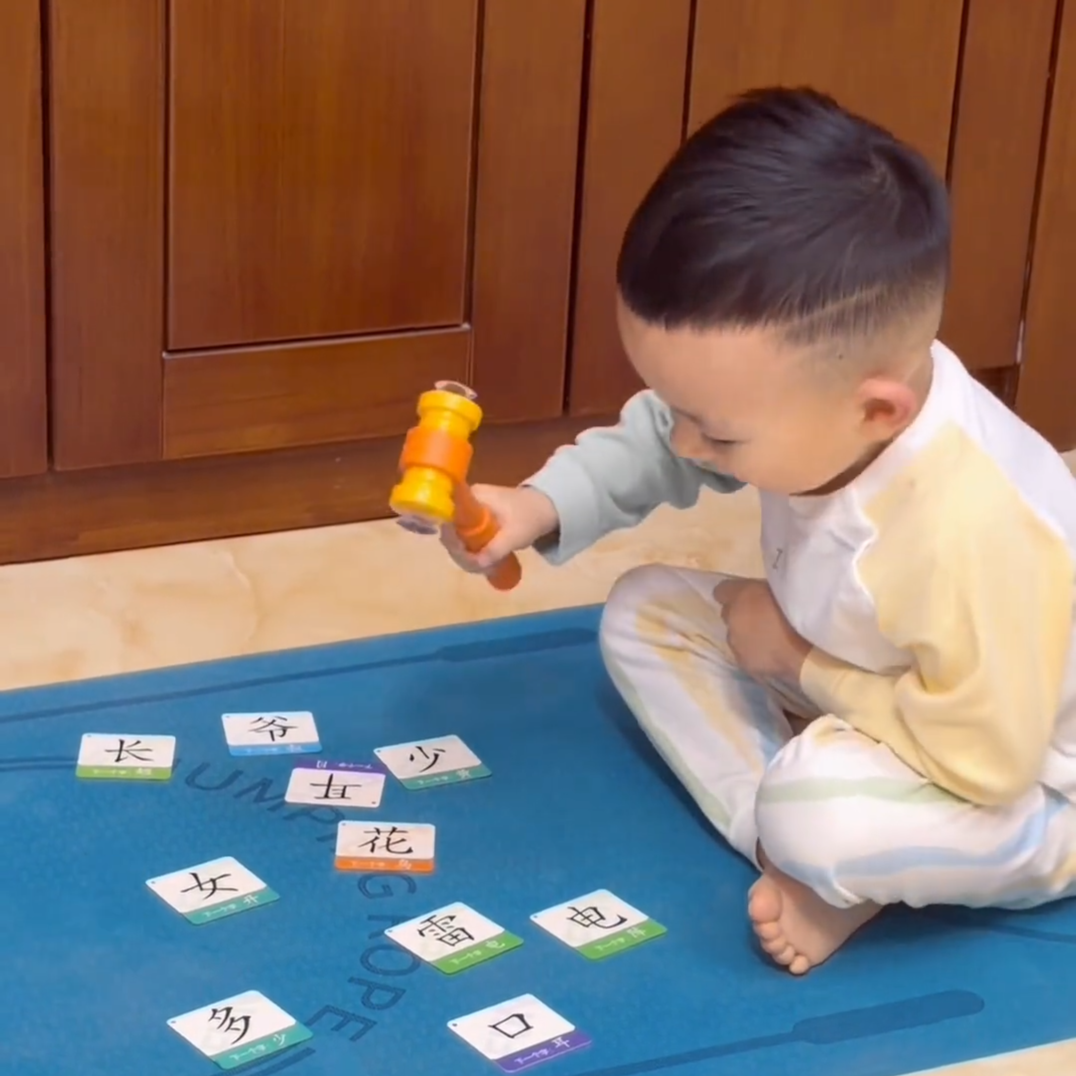 儿童识字吸盘锤套装趣味玩具敲锤吸吸乐儿童桌面游戏吸盘敲锤新艺