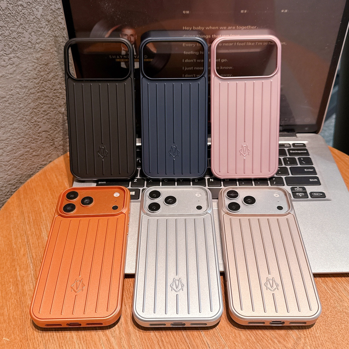 iPhone高级感行李箱手机壳