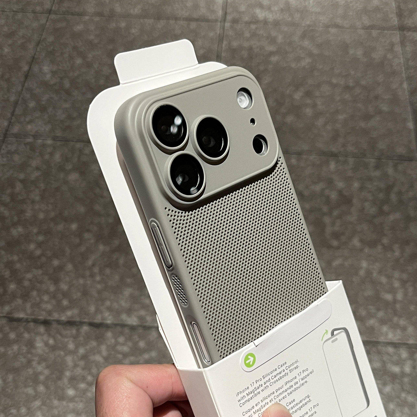 带镜头膜全包蜂窝散热网状适用小米苹果17promax手机壳iPhone16/15/1432不发热烫红米K90/80/70pro至尊版硬套
