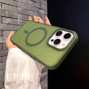 高级感松针绿磨砂磁吸壳适用iPhone17手机壳16promax苹果15/14/13小众简约12