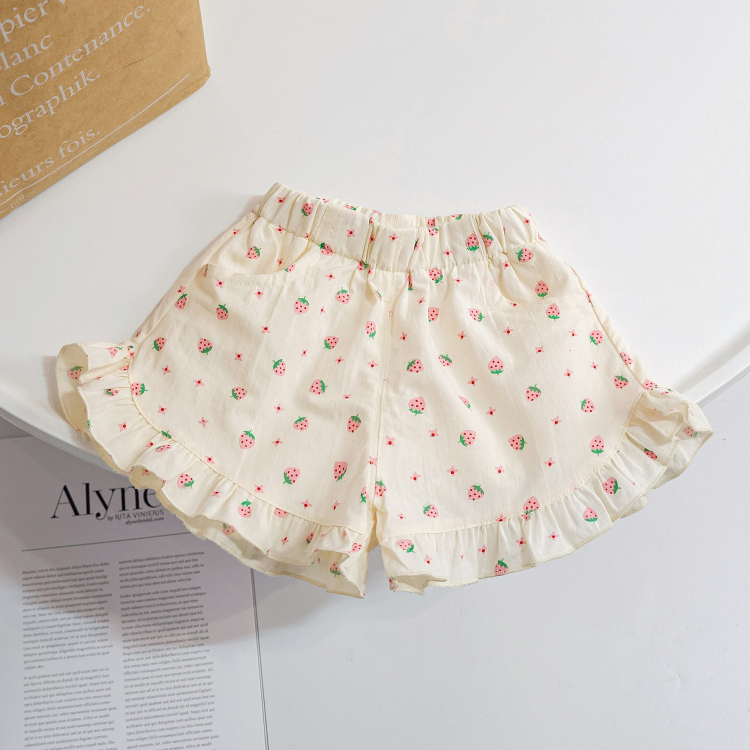 三折品牌撤柜清仓夏季童装女童短裤韩版薄款草莓短裤甜美百搭裤子,运动/瑜伽/健身/球迷用品,健身手套/助力带,淘宝优惠券,粉丝福利购,淘宝优惠卷