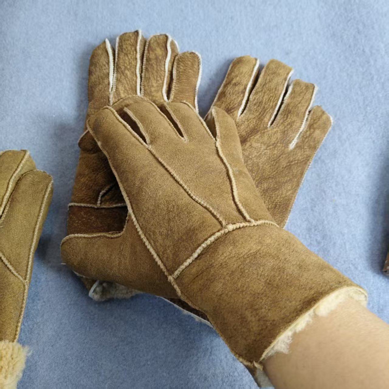 真羊皮毛一体手套磨砂皮面户外骑车手套男士加厚冬季骑手手套