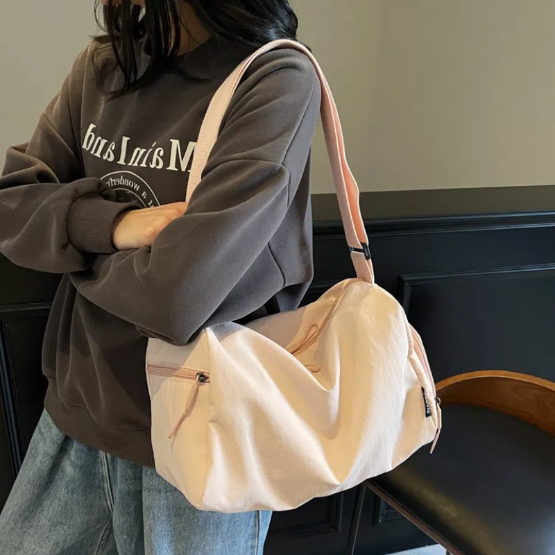 大容量短途旅行包斜挎运动健身包