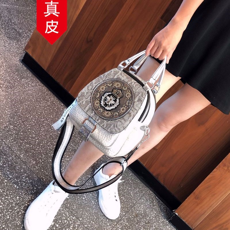 香港代购双肩包女2026新款洋气真皮斜挎包时尚烫钻小背包三用包潮