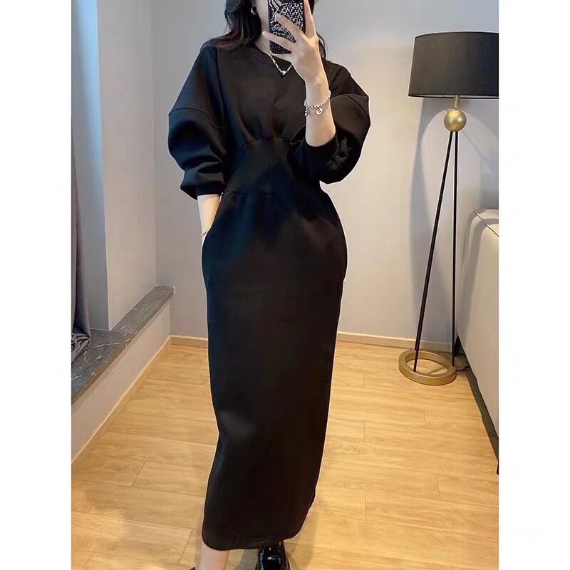 高级感法式赫本风卫衣连衣裙女春秋季黑色港风气质收腰开叉包臀裙