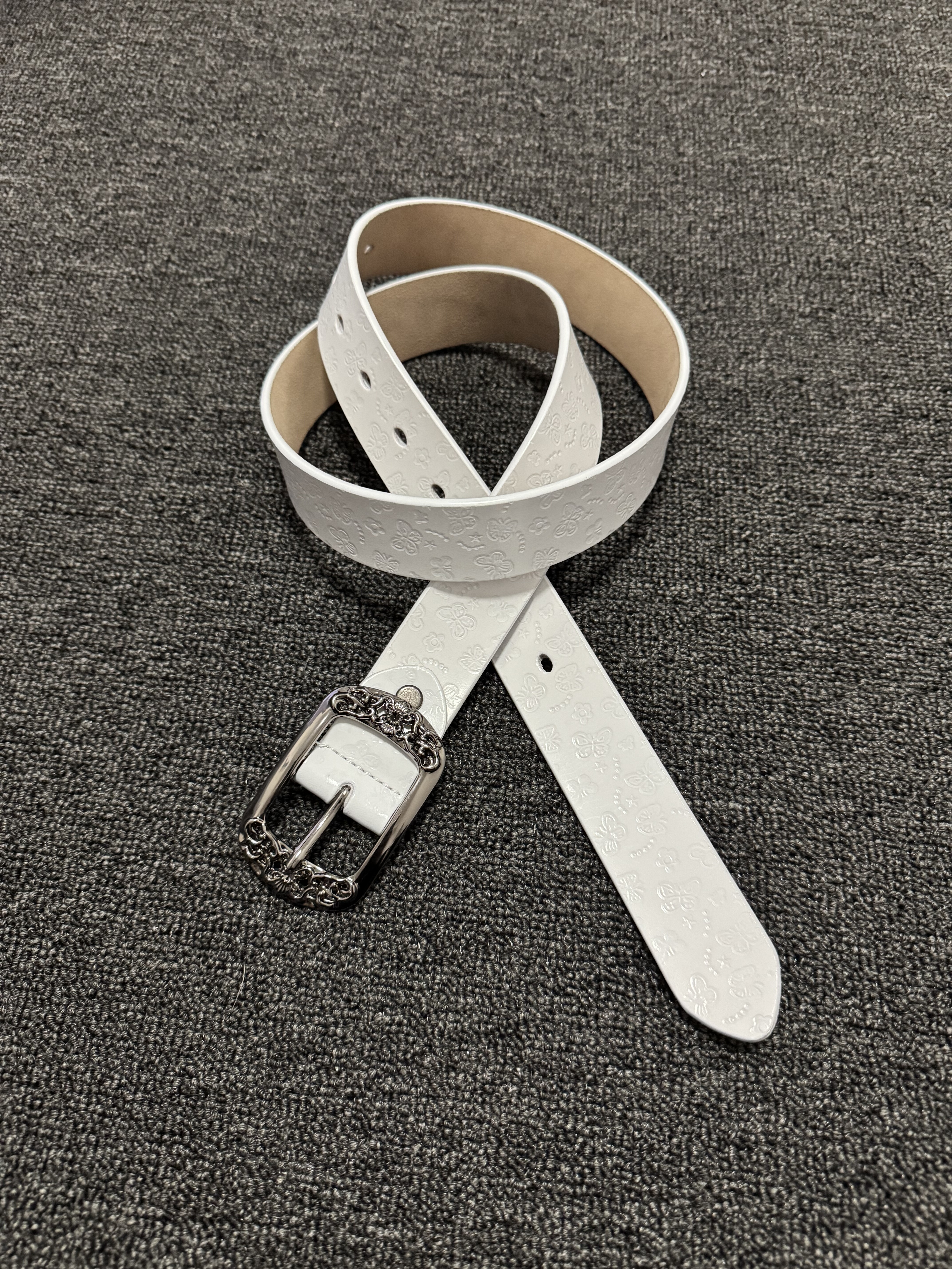 afaaa中古宫廷风二层牛皮雕花圆头针扣白色皮带 优雅简约复古腰带