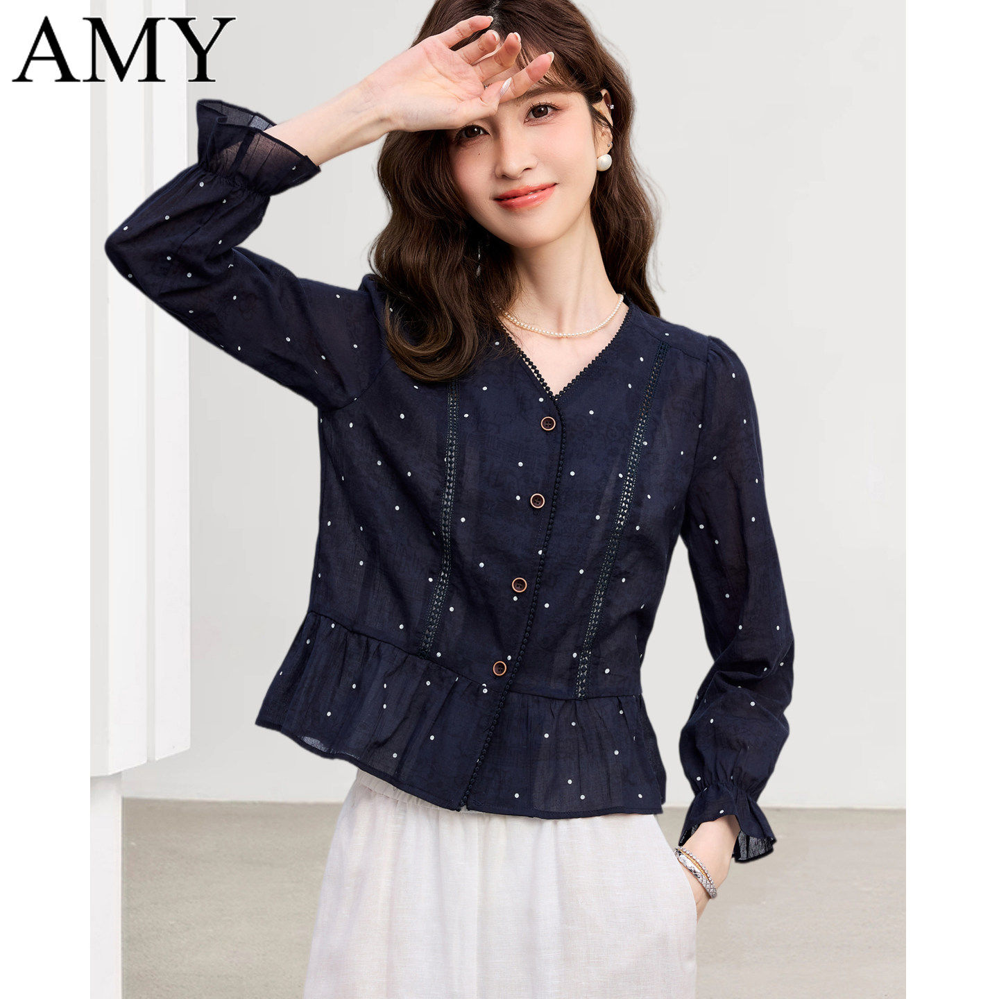 2026春装新款小个子纯棉V领小衫衬衫漂亮洋气别致镂空短上衣女装