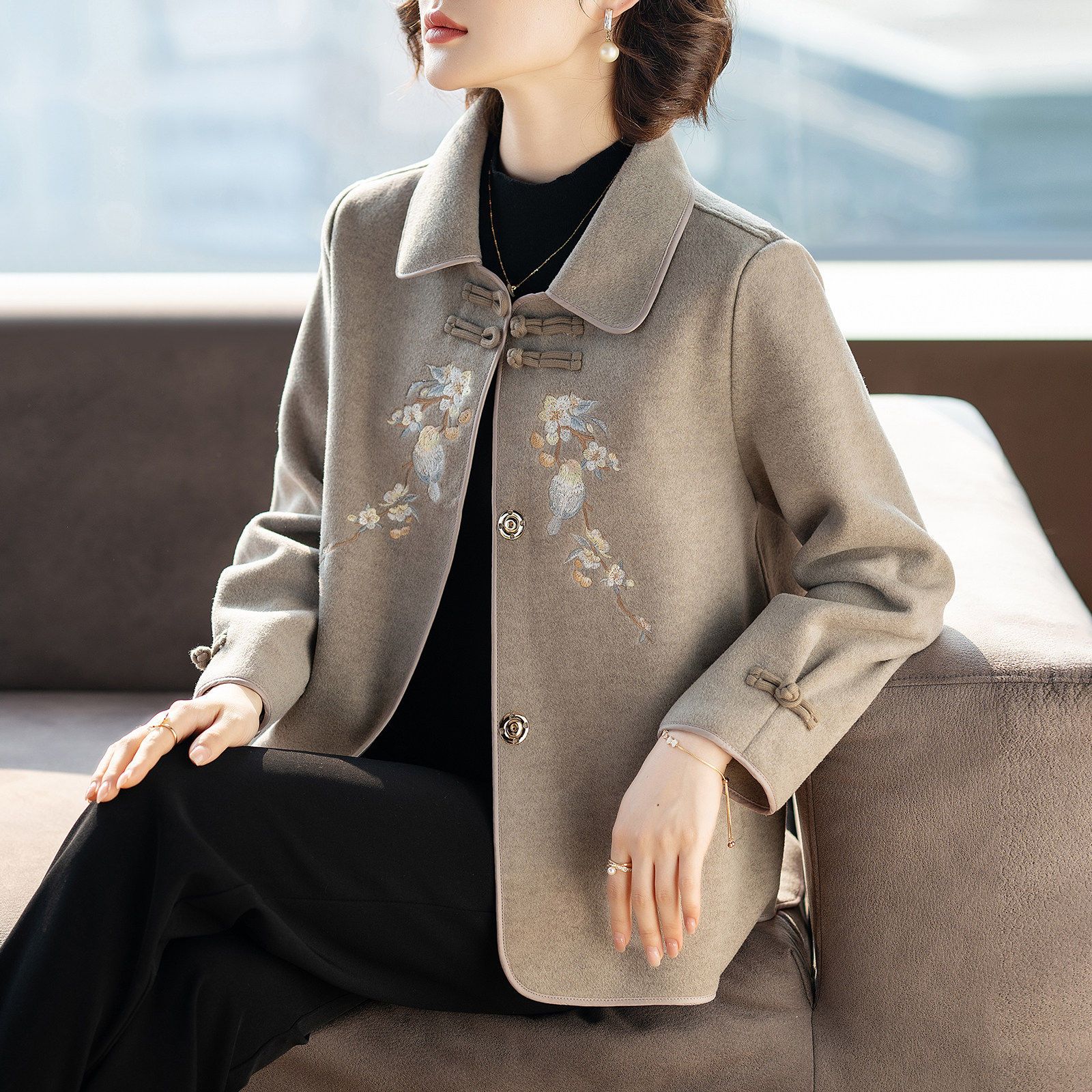 中年妈妈春秋毛呢子外套洋派2026新款中老年人女士春装上衣服50岁