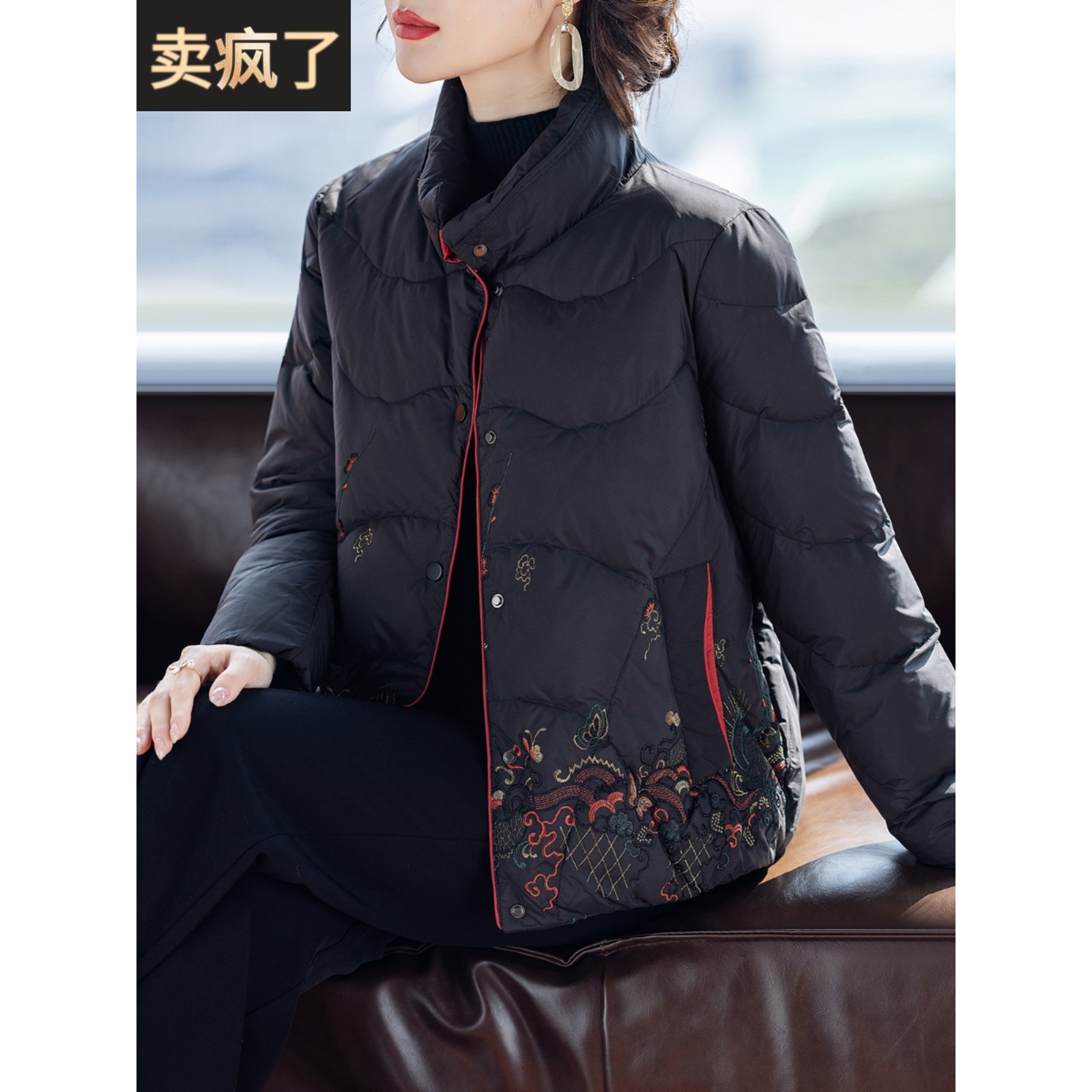 中老年人冬装女羽绒服50岁60妈妈款加厚外套衣服洋气时尚2025新款