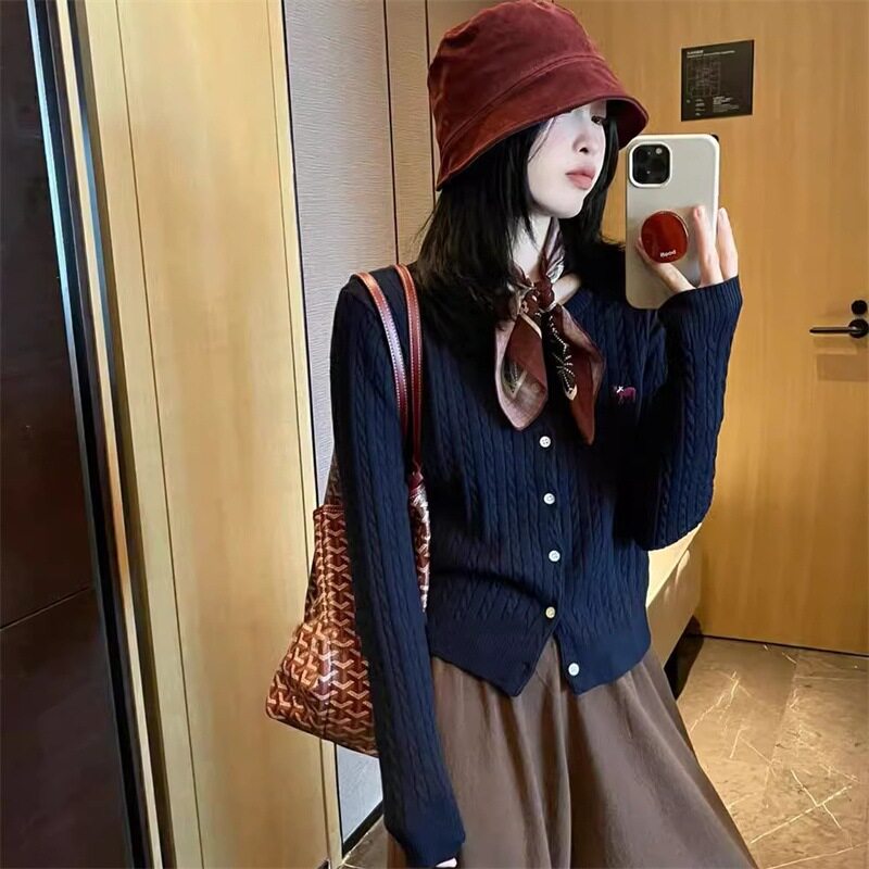 韩系圆领小猫麻花刺绣针织开衫短款女小个子毛衣学院风杏色均码