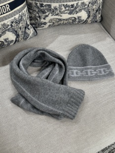 李亚男2025年冬季 高端品质 北方姐妹保暖神器羊绒围巾 围脖 帽子