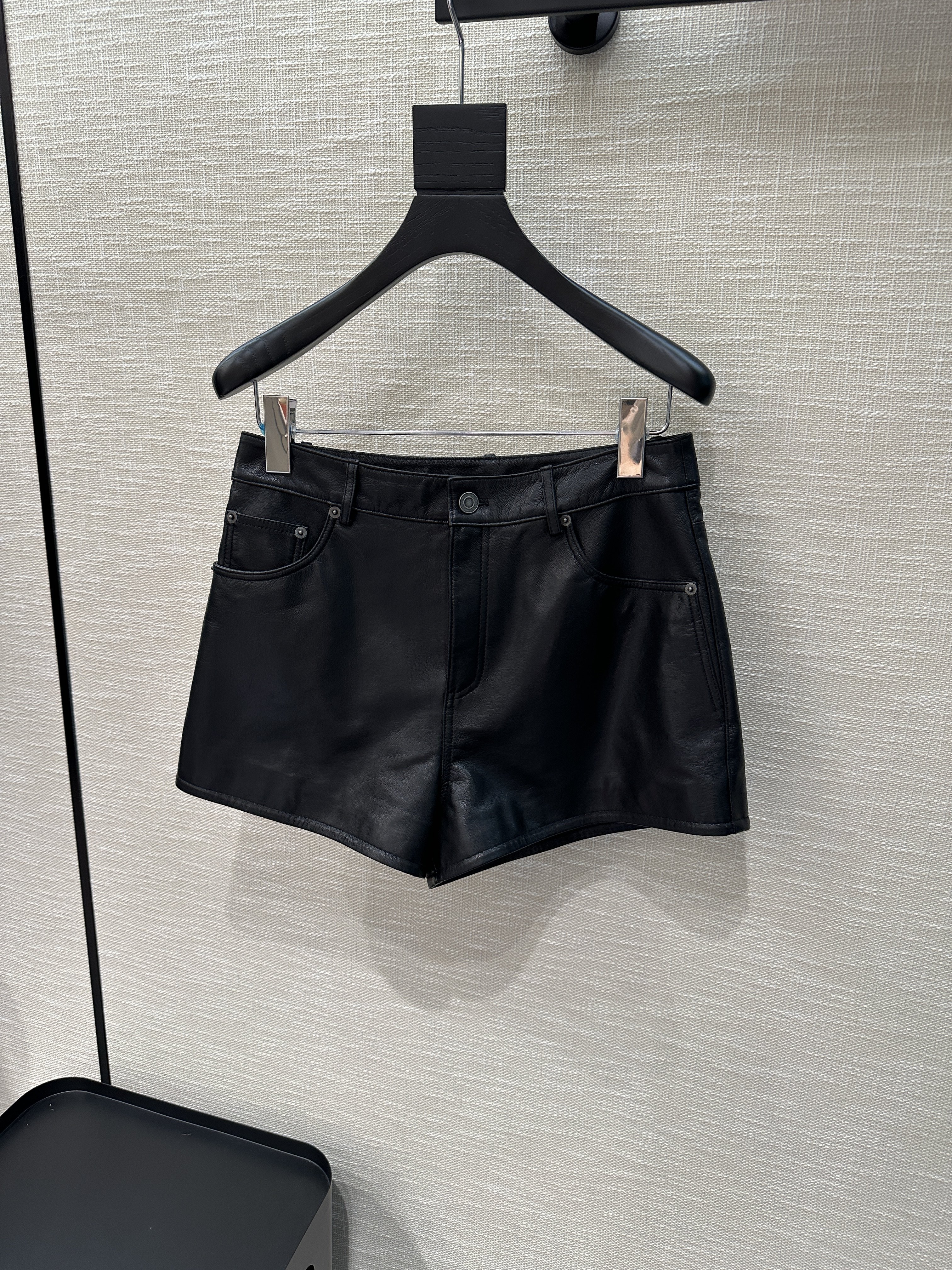 李亚男2025年冬季腿精时髦精B入四季可穿搭 进口绵羊皮 皮裤 短裤,女装/女士精品,皮裤,淘宝优惠券,粉丝福利购,淘宝优惠卷