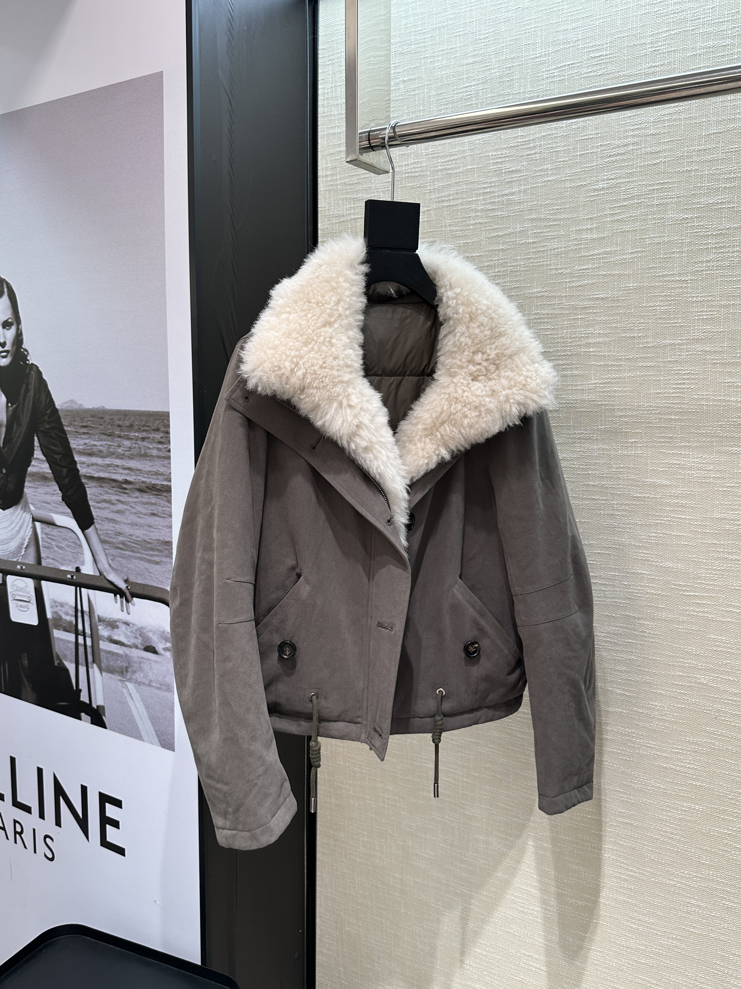 李亚男 zui美美拉德色系 羊卷毛大翻领夹克款短款白鹅绒 羽绒服,女装/女士精品,羽绒服,淘宝优惠券,粉丝福利购,淘宝优惠卷