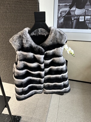 绒针密实龙猫配色獭兔毛马甲皮草