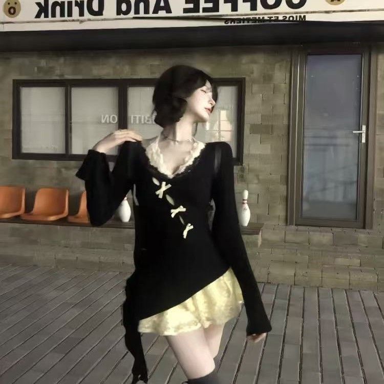 夜色迷离春秋收腰显瘦纯欲风针织罩衫+内搭挂脖连衣裙套装女