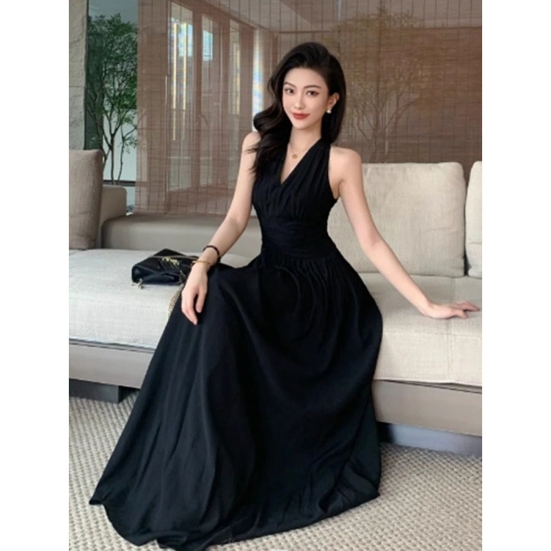 法式法式气质修身显瘦挂脖连衣裙女年夏季新款收腰度假风无袖