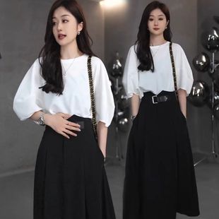 夏裝 半身裙 女2025新款 別致設(shè)計(jì)感短袖 白色上衣套裝 t恤裙子兩件套