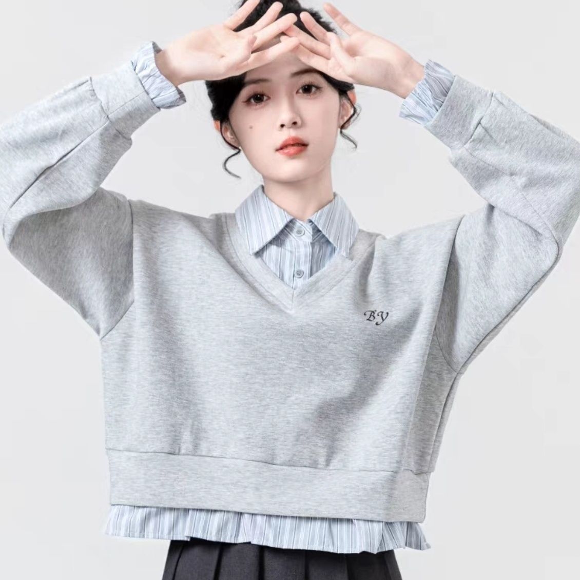 灰色假两件卫衣女春秋2024新款设计感拼接衬衫POLO领套头短款上衣
