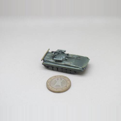 【现货】1/144俄军  Russian BMP-2M Infantry Fighting Vehicle
