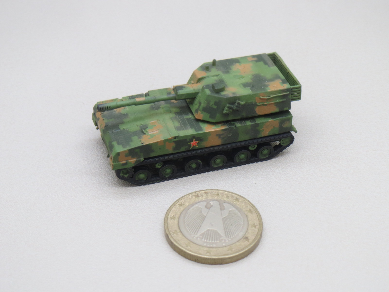 【展示】1/144 现代中国 PLZ-07 122mm 自行履带榴弹炮装甲车