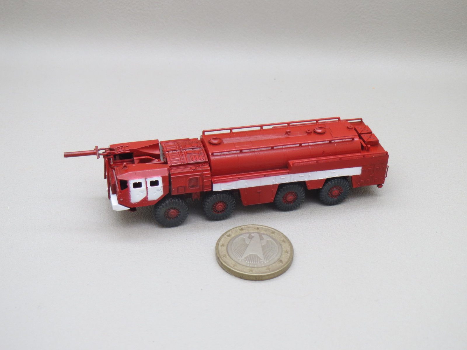 【展示】1/144 现代俄军 russian maz-543 aa-60 fire truck