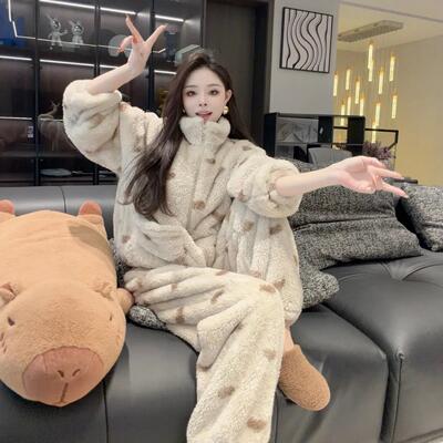 冬季加厚珊瑚绒立领睡衣套装女韩版宽松保暖家居服可外穿两件套潮