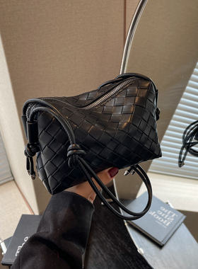 2026新款女包高级质感小众时尚百搭单肩包爆款洋气简约精致斜挎包