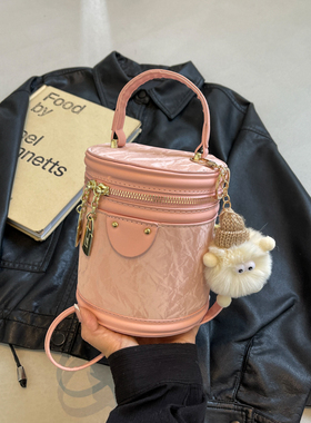 今年流行迷你包包女包2026新款小众设计斜挎包网红爆款手提水桶包