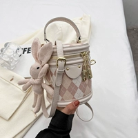 Бежевая подвеска