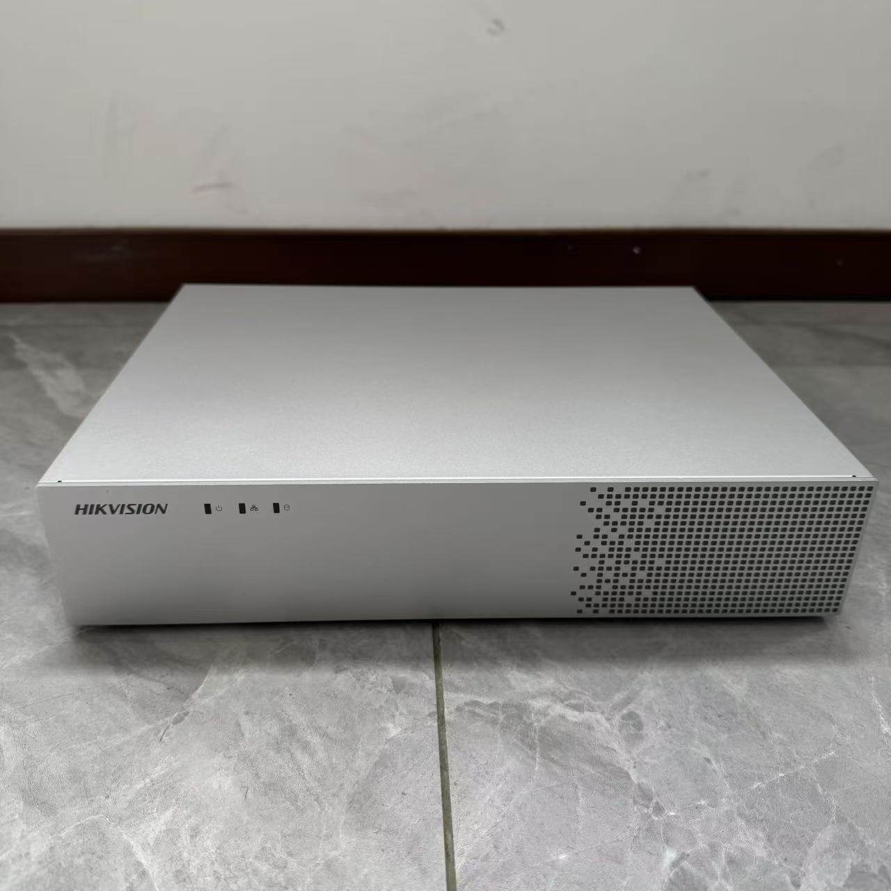 海康威视AI开放平台专用超脑DS-6708NX/AI-V2网络8路硬盘录像主机