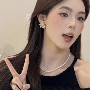 爆款 珍珠不规则金色花朵耳钉女2024新款 轻奢气质高级感冷淡风耳饰