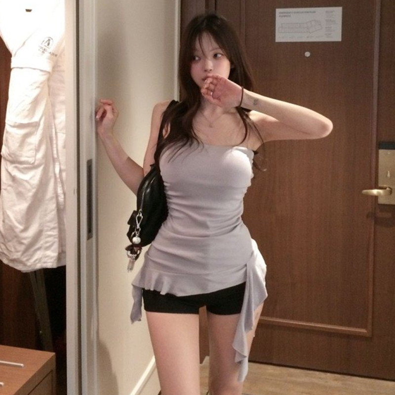 韩国新款时尚修身一字领无袖露肩显身材不对称百搭带垫MO胸T恤女