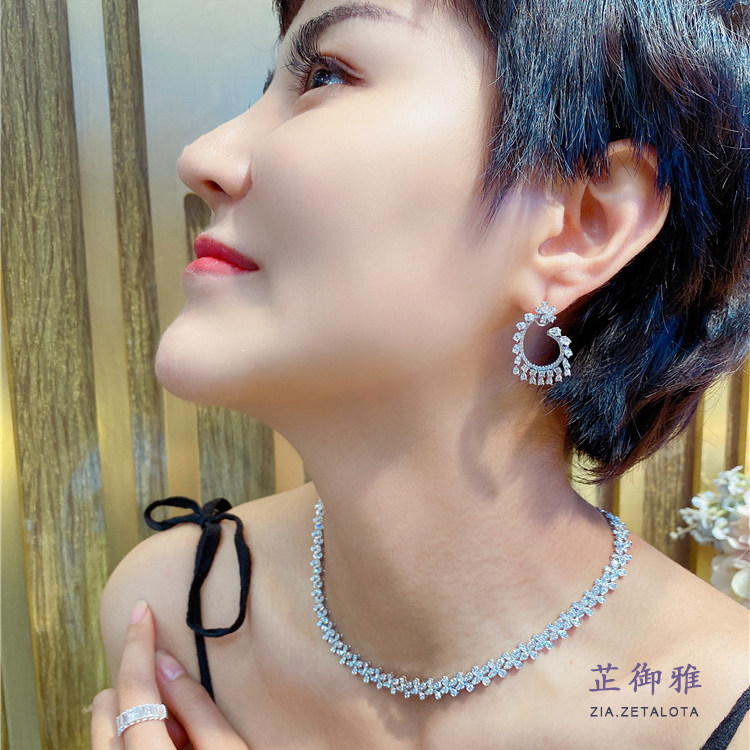 ZIA芷御雅设计款18k金GIA白金玫瑰金满钻繁花钻石项链