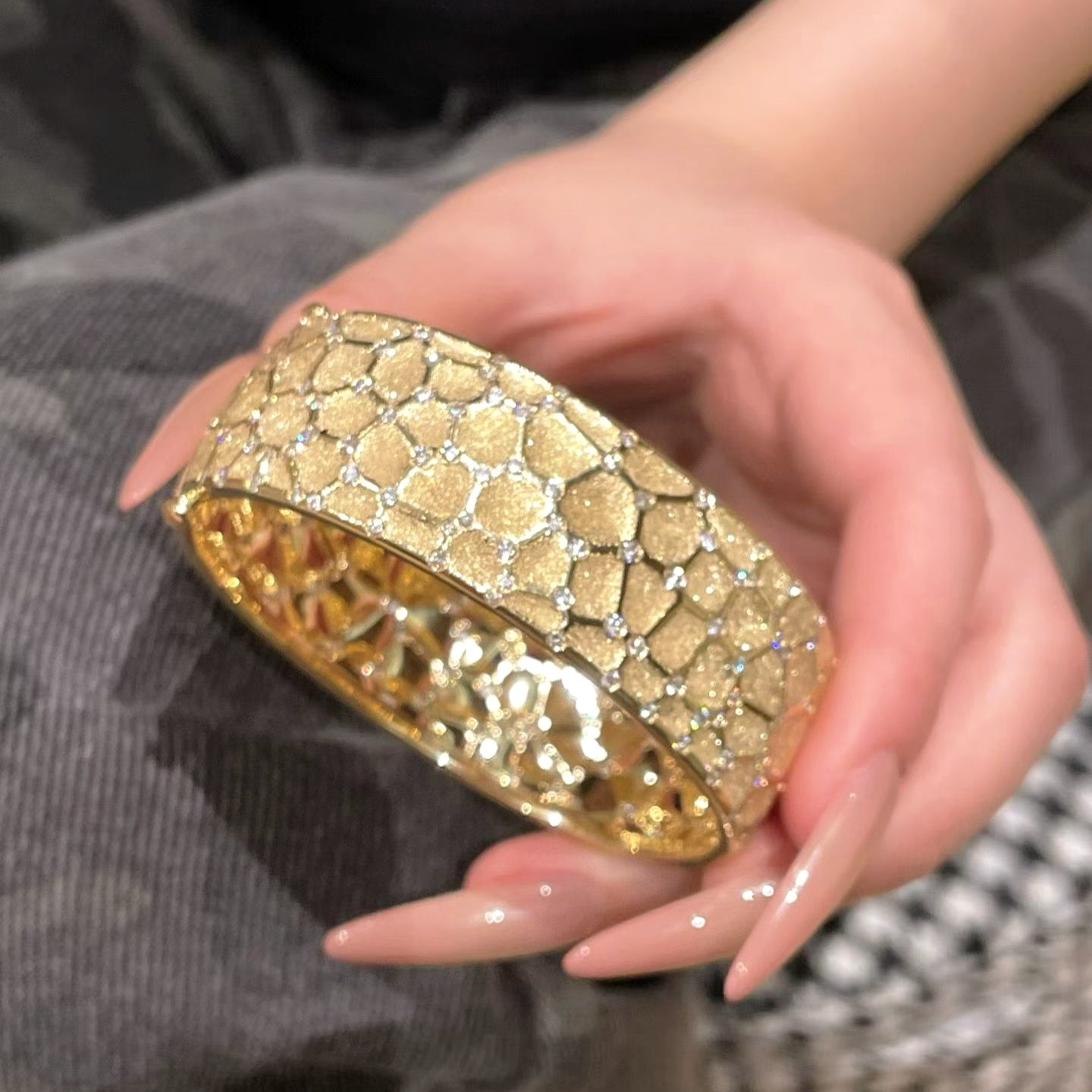 18K金宽版镶钻手镯豪镶轻奢宴会首饰,珠宝/钻石/翡翠,手饰,淘宝优惠券,粉丝福利购,淘宝优惠卷