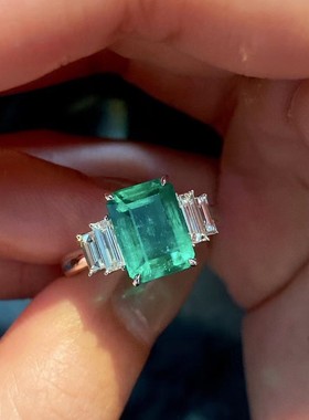 祖母绿钻石三石款定制戒指