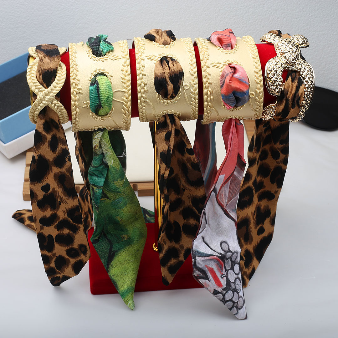 SILK SCARF BRACELET FRENCH UNIQUE ROMANTIC EXPRESSION WESTERN RETRO VINTAGE STYLE NICHE BRACELET ACCESSORIES WOMEN