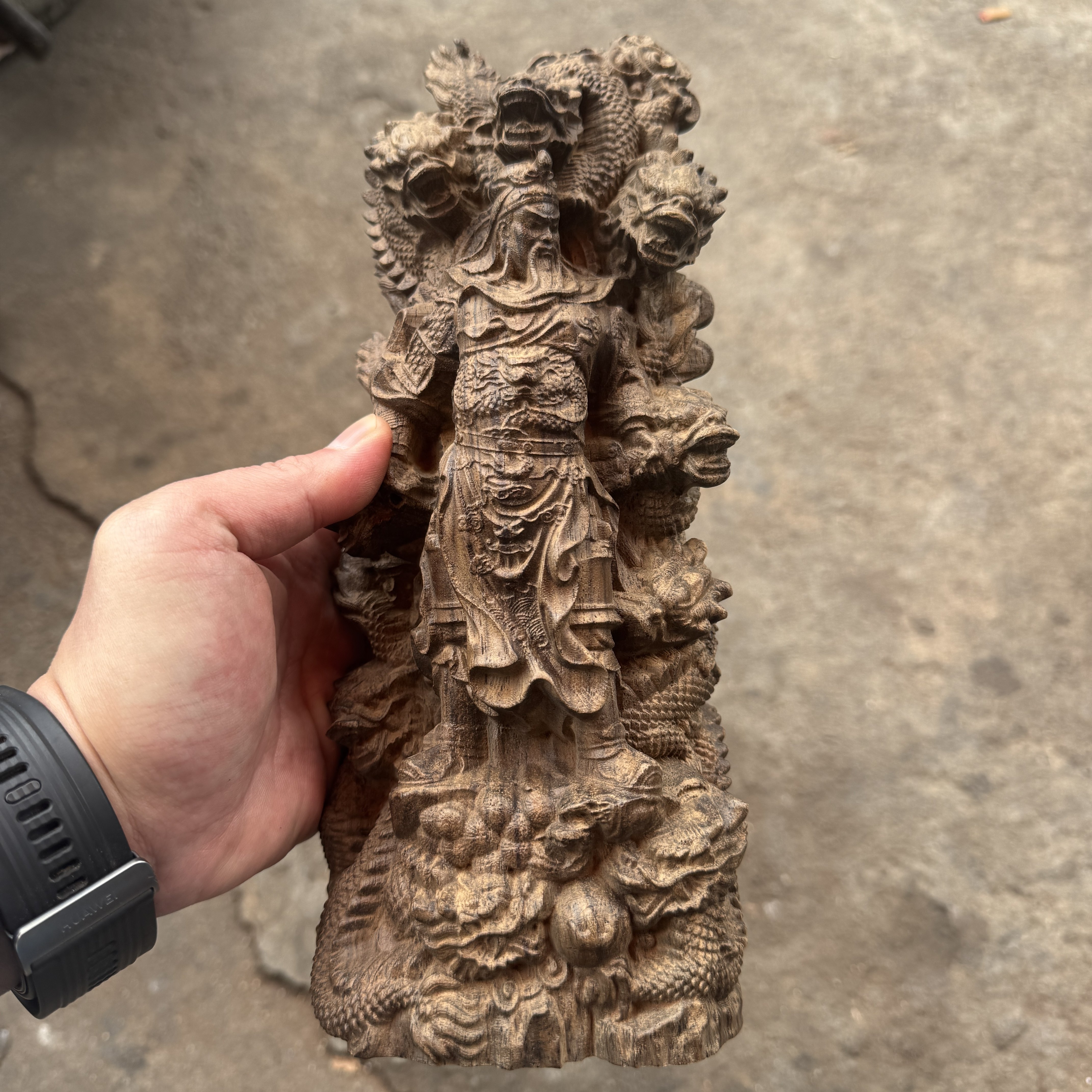 越南沉香木雕刻摆件武财神九龙关公菩萨摆件实木雕刻家居装饰送礼