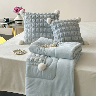 牛奶绒 双面加厚 抱枕车用被子两用二合一午睡枕头沙发靠枕毯子