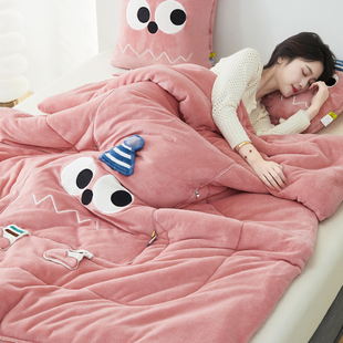 牛奶绒抱枕被子两用秋冬厚车载靠枕午睡枕头加绒加厚小毯子二合一