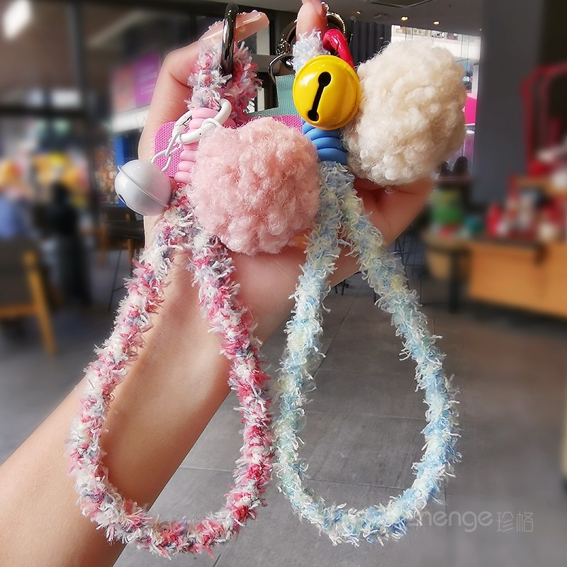 虹客毛绒手机挂绳秋冬季新款女士手腕绳短款户外登山旅游逛街拍照防丢摔手提带子电话套壳毛球铃铛挂件吊绳子