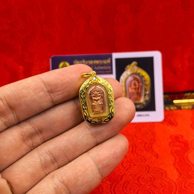 泰国佛牌·阿赞初泽镀金佛历2515年带鉴定卡主播同款佛牌正品